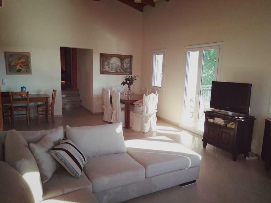 Sime Villa Private Beach Agios Nikolaos  Buitenkant foto